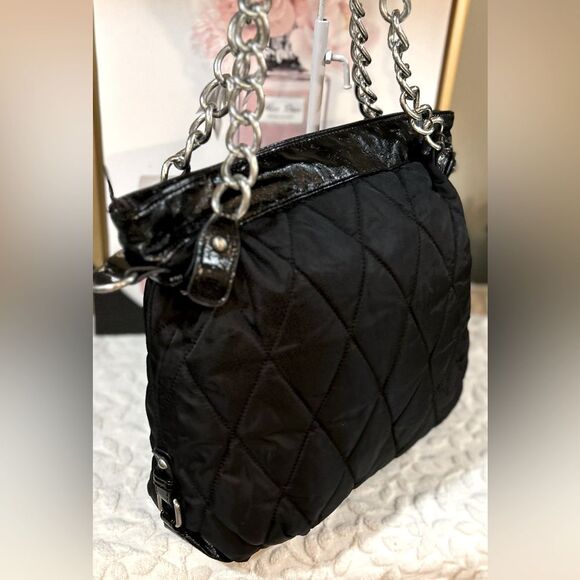 Sondra Roberts Black Quilted Large Hobo Tote Chain Link Straps Chic & Spacious - Picture 4 of 9